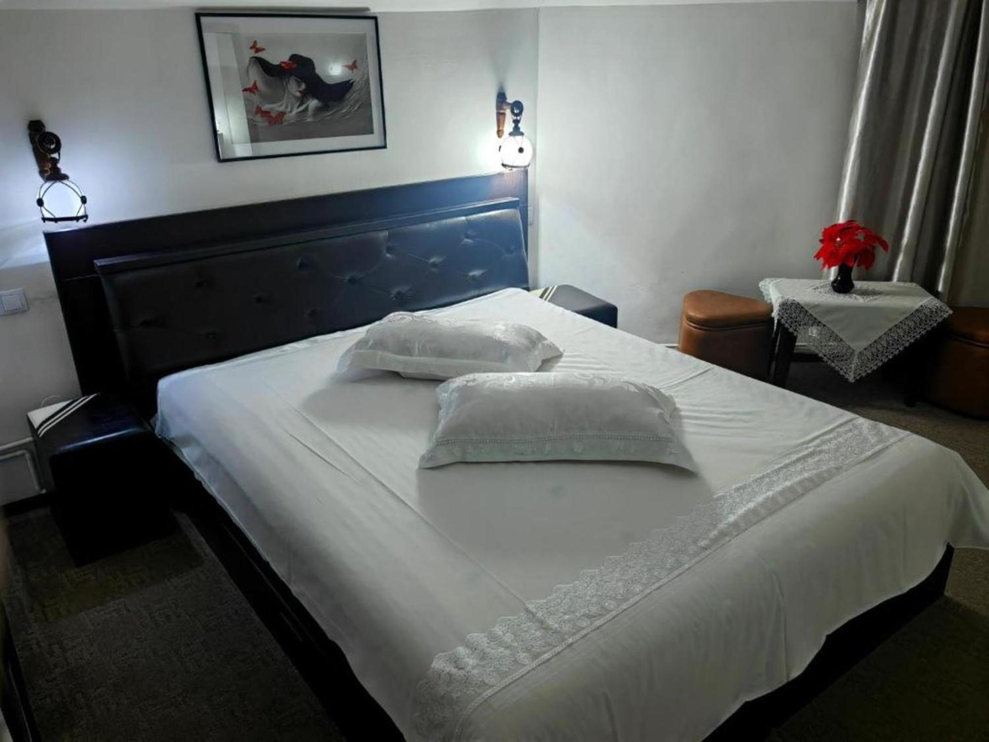 Pensiunea Millenium Sibiu With Parking - Motorcycle Friendly Travel Routes Екстериор снимка