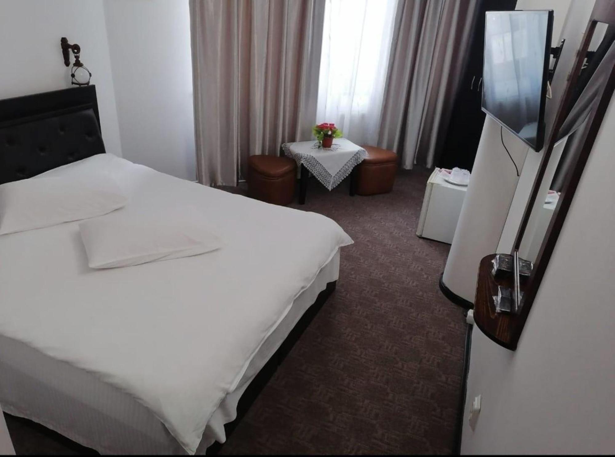Pensiunea Millenium Sibiu With Parking - Motorcycle Friendly Travel Routes Екстериор снимка