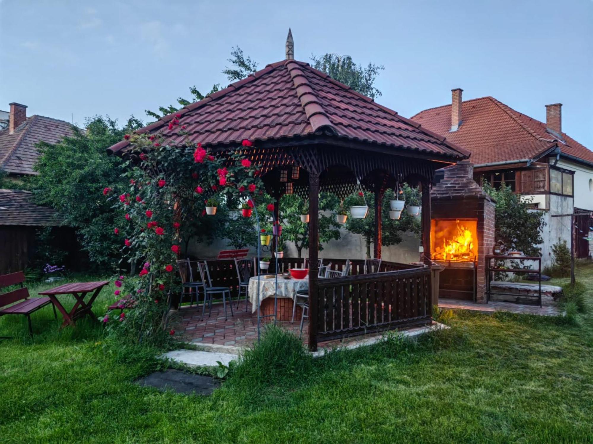 Pensiunea Millenium Sibiu With Parking - Motorcycle Friendly Travel Routes Екстериор снимка