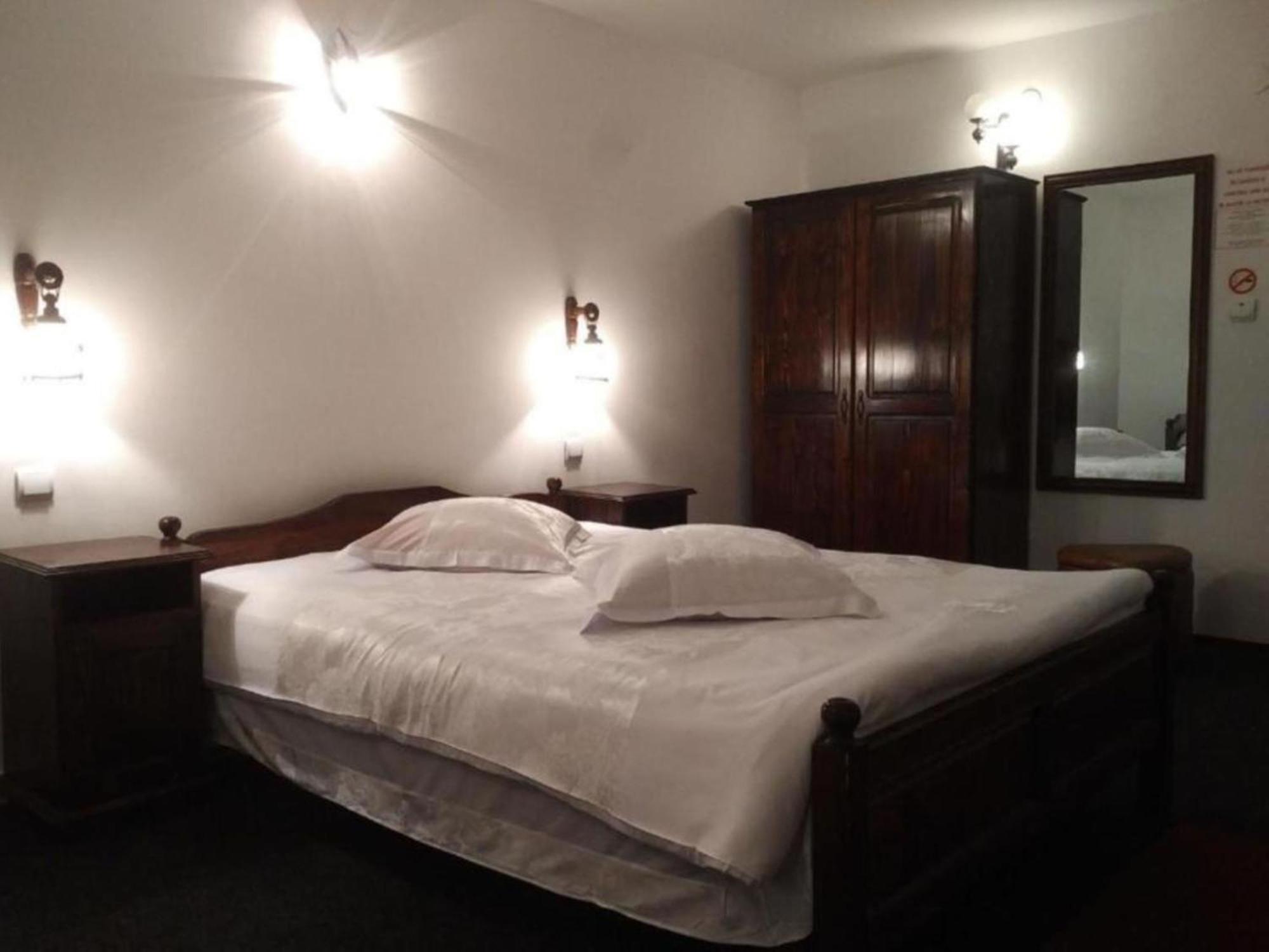 Pensiunea Millenium Sibiu With Parking - Motorcycle Friendly Travel Routes Екстериор снимка